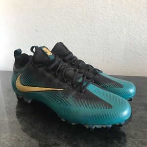 Nike Vapor Untouchable Football Cleats